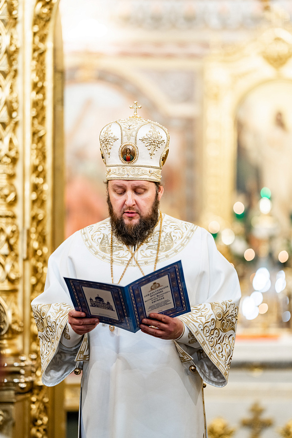 Божественная литургия в Троицком кафедральном соборе Подольска в праздник Рождества Христова